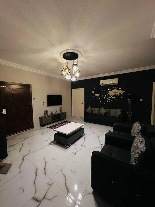Luxury 4-Bedrooms Apartment العقبة