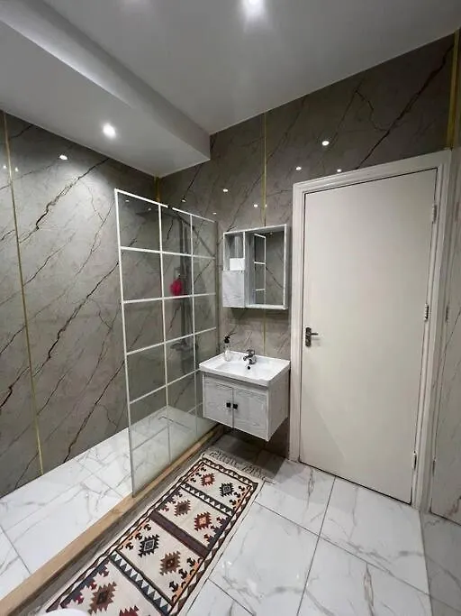 Luxury 4-Bedrooms Apartment العقبة