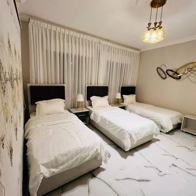 Luxury 4-Bedrooms Apartment العقبة الأردن