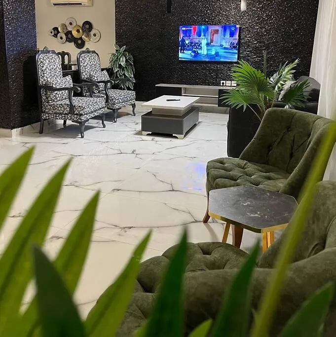 Luxury 4-Bedrooms Apartment العقبة